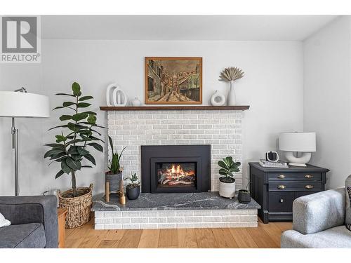 1841 2Nd Avenue Se, Salmon Arm, BC - Indoor Photo Showing Living Room With Fireplace