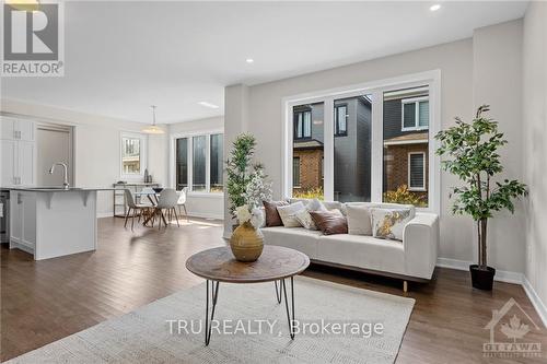 398 Peninsula Road, Ottawa, ON - Indoor Photo Showing Living Room