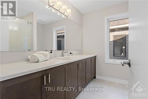 398 Peninsula Road, Ottawa, ON - Indoor Photo Showing Bathroom