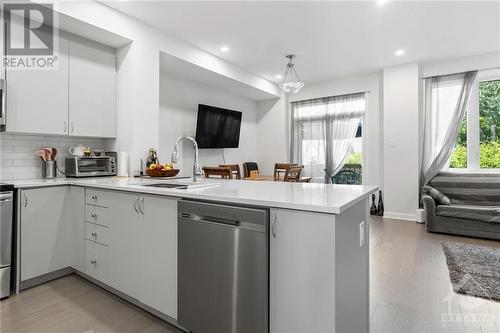 128 Attwell Private, Kanata, ON - Indoor Photo Showing Kitchen