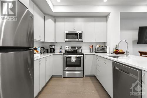 128 Attwell Private, Kanata, ON - Indoor Photo Showing Kitchen