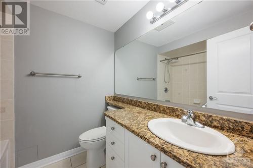 570 Laurier Avenue W Unit#1605, Ottawa, ON - Indoor Photo Showing Bathroom