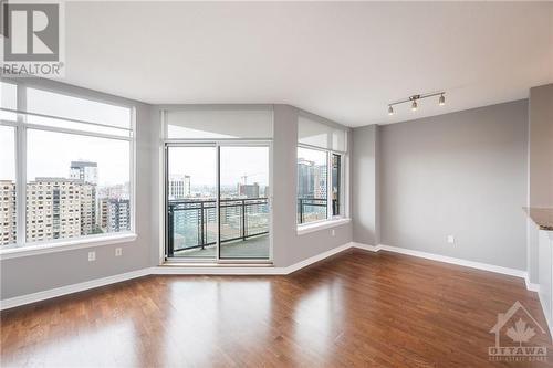 570 Laurier Avenue W Unit#1605, Ottawa, ON - Indoor Photo Showing Other Room