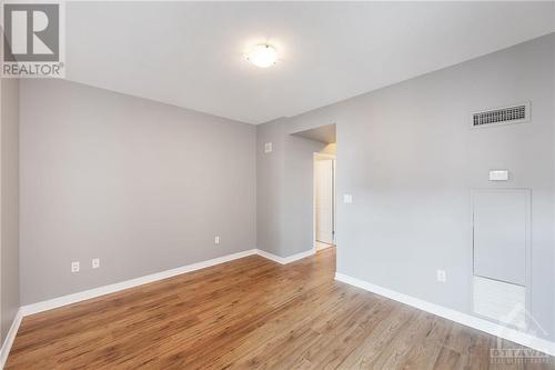 570 Laurier Avenue W Unit#1605, Ottawa, ON - Indoor Photo Showing Other Room