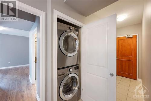 570 Laurier Avenue W Unit#1605, Ottawa, ON - Indoor Photo Showing Laundry Room