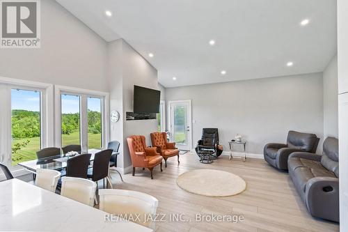 3663 Whitney Howard Road, Hamilton Township, ON - Indoor Photo Showing Living Room