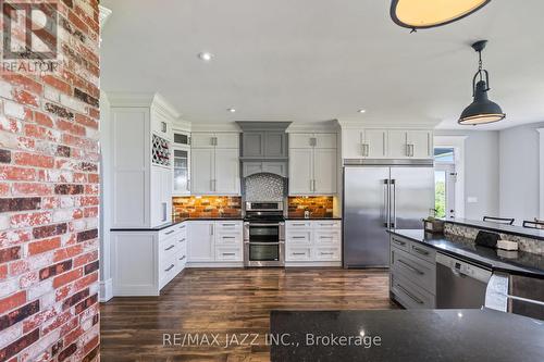 3663 Whitney Howard Road, Hamilton Township, ON - Indoor Photo Showing Kitchen With Stainless Steel Kitchen With Upgraded Kitchen