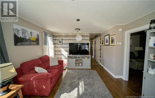 17 Murray Avenue, Fredericton, NB - Indoor Photo Showing Living Room