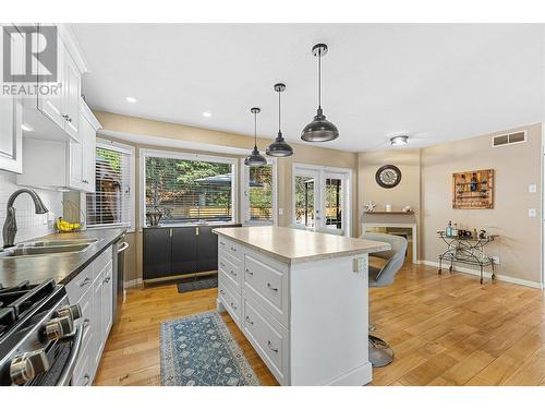 3166 Broadview Place, West Kelowna, BC - Indoor Photo Showing Kitchen With Double Sink