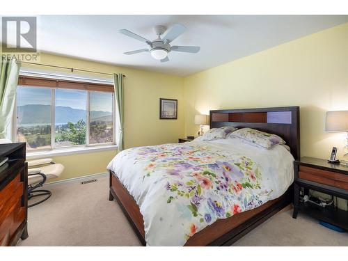 2613 Copper Ridge Drive, West Kelowna, BC - Indoor Photo Showing Bedroom