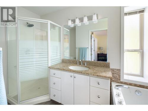 2613 Copper Ridge Drive, West Kelowna, BC - Indoor Photo Showing Bathroom