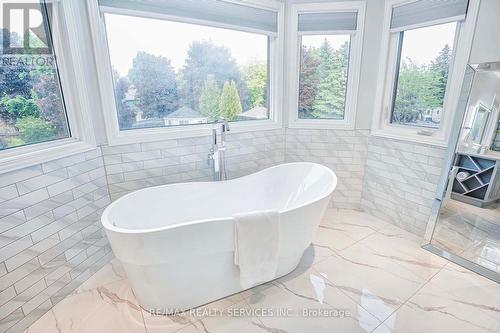 6 Mcarthur Heights, Brampton, ON - Indoor Photo Showing Bathroom