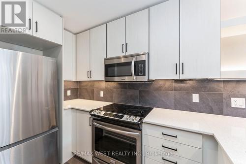 7 - 8171 Kipling Avenue, Vaughan (West Woodbridge), ON - Indoor Photo Showing Kitchen With Stainless Steel Kitchen