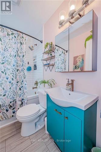 153 East 18Th Street, Hamilton (Inch Park), ON - Indoor Photo Showing Bathroom