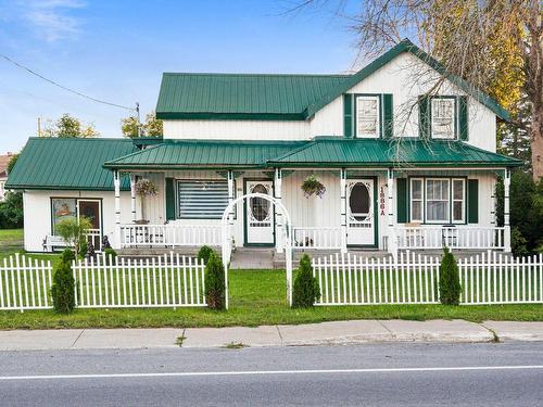 Frontage - 1886Z Ch. Ste-Angélique, Saint-Lazare, QC - Outdoor With Deck Patio Veranda With Facade