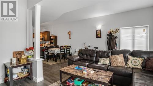 1501-03 Elsmere Avenue, Windsor, ON - Indoor Photo Showing Living Room