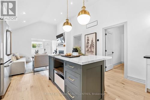 131 Maple Avenue, Georgina (Sutton & Jackson'S Point), ON - Indoor Photo Showing Kitchen