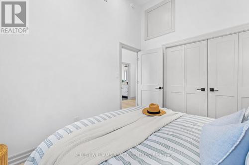 131 Maple Avenue, Georgina (Sutton & Jackson'S Point), ON - Indoor Photo Showing Bedroom