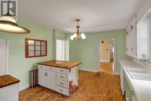 53 Dufferin Street S, New Tecumseth (Alliston), ON - Indoor Photo Showing Kitchen With Double Sink