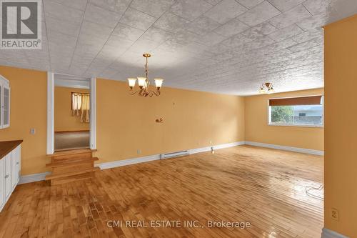 53 Dufferin Street S, New Tecumseth, ON - Indoor Photo Showing Other Room