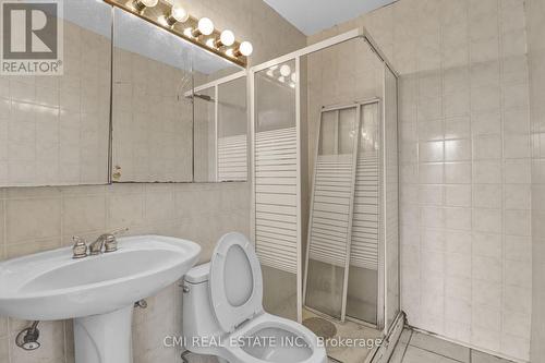 53 Dufferin Street S, New Tecumseth, ON - Indoor Photo Showing Bathroom