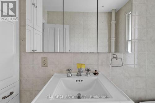 53 Dufferin Street S, New Tecumseth (Alliston), ON - Indoor Photo Showing Bathroom