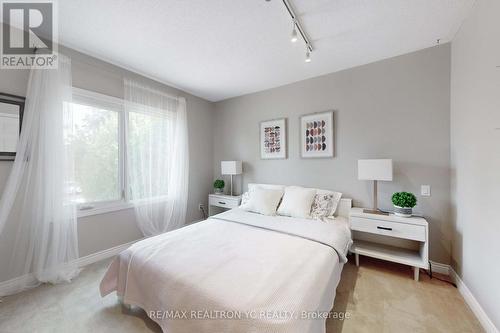 4 Theobalds Circle, Richmond Hill, ON - Indoor Photo Showing Bedroom