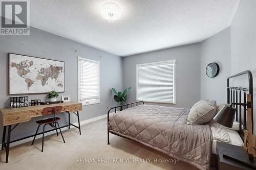 4 Theobalds Circle, Richmond Hill, ON - Indoor Photo Showing Bedroom