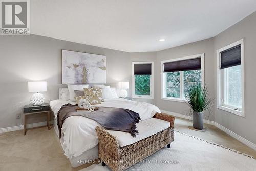 4 Theobalds Circle, Richmond Hill, ON - Indoor Photo Showing Bedroom