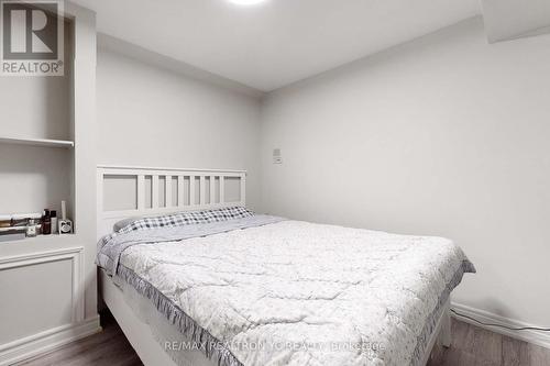 4 Theobalds Circle, Richmond Hill, ON - Indoor Photo Showing Bedroom