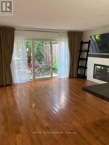 104 - 23 Dawson Drive, Collingwood, ON - Indoor Photo Showing Living Room