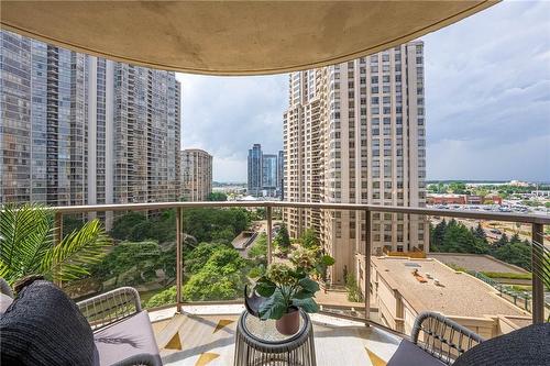 25 Kingsbridge Garden Circle|Unit #1021, Mississauga, ON - Outdoor