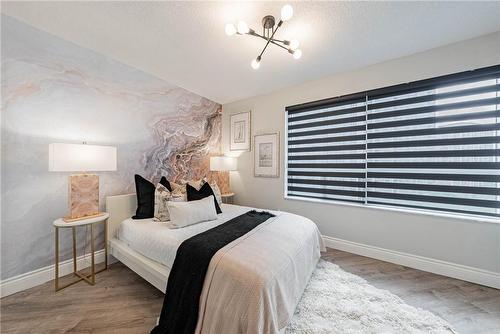 25 Kingsbridge Garden Circle|Unit #1021, Mississauga, ON - Indoor Photo Showing Bedroom