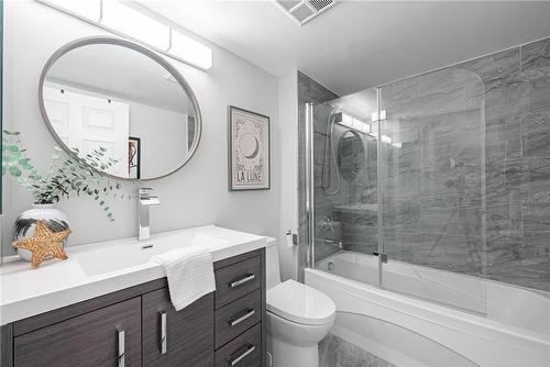 25 Kingsbridge Garden Circle|Unit #1021, Mississauga, ON - Indoor Photo Showing Bathroom