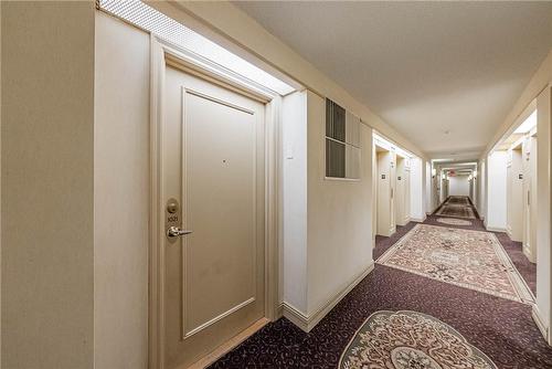 25 Kingsbridge Garden Circle|Unit #1021, Mississauga, ON - Indoor Photo Showing Other Room