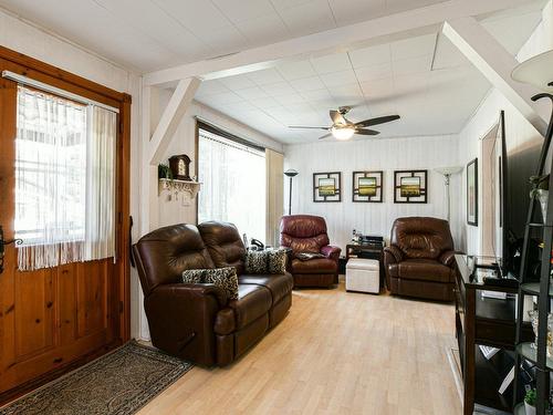 Hall d'entrÃ©e - 1460 Rue Deschambault, Sainte-Adèle, QC - Indoor Photo Showing Living Room