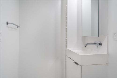 370 Martha Street|Unit #309, Burlington, ON - Indoor Photo Showing Bathroom