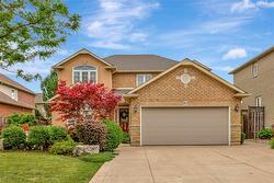 162 Silverlace Circle  Stoney Creek, ON L8E 6A5