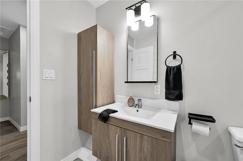 23 Ameer Drive, St. Catharines, ON - Indoor Photo Showing Bathroom