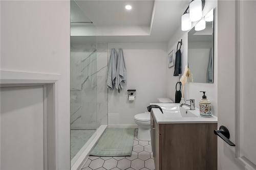 23 Ameer Drive, St. Catharines, ON - Indoor Photo Showing Bathroom