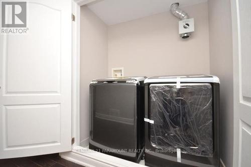 13 Denlow Drive, Brampton (Fletcher'S West), ON - Indoor Photo Showing Laundry Room