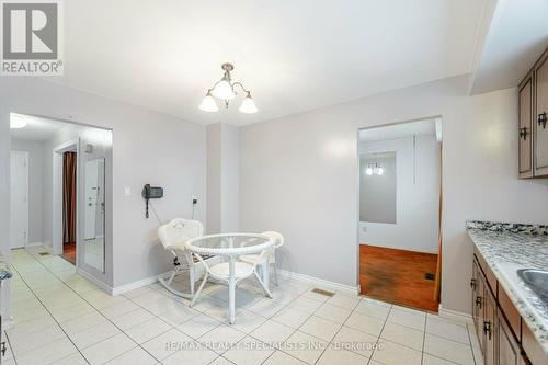 2454 Goodison Avenue, Mississauga, ON - Indoor Photo Showing Kitchen