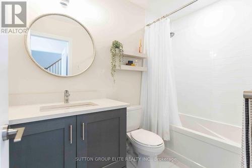 220 - 652 Cricklewood Drive, Mississauga (Mineola), ON - Indoor Photo Showing Bathroom