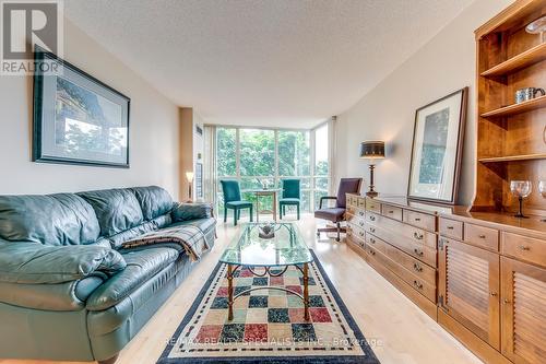 403 - 50 Eglinton Avenue W, Mississauga (Hurontario), ON - Indoor Photo Showing Living Room