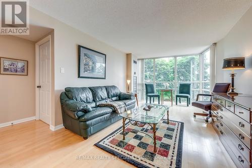 403 - 50 Eglinton Avenue W, Mississauga (Hurontario), ON - Indoor Photo Showing Living Room