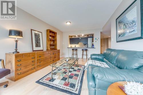 403 - 50 Eglinton Avenue W, Mississauga (Hurontario), ON - Indoor Photo Showing Living Room