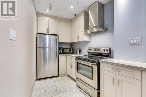 403 - 50 Eglinton Avenue W, Mississauga, ON - Indoor Photo Showing Kitchen With Stainless Steel Kitchen