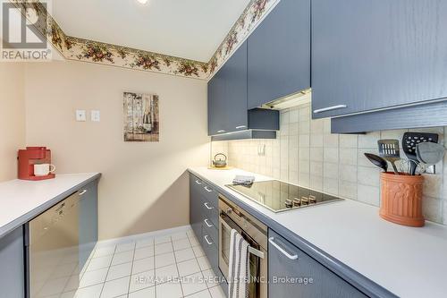 403 - 50 Eglinton Avenue W, Mississauga (Hurontario), ON - Indoor Photo Showing Kitchen