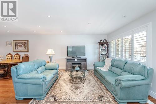 4190 Bishopstoke Lane, Mississauga (Rathwood), ON - Indoor Photo Showing Living Room