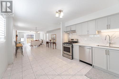 4190 Bishopstoke Lane, Mississauga (Rathwood), ON - Indoor Photo Showing Kitchen